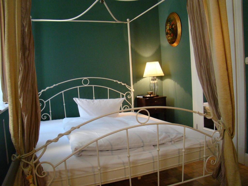 Hotel Alte Galerie Am Kudamm Berlin Rum bild